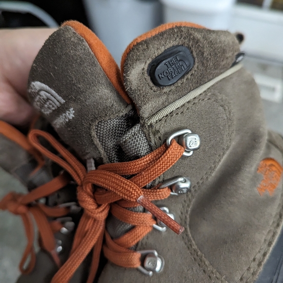 The North Face waterproof kids lined hiking boots - Picture 2 of 8